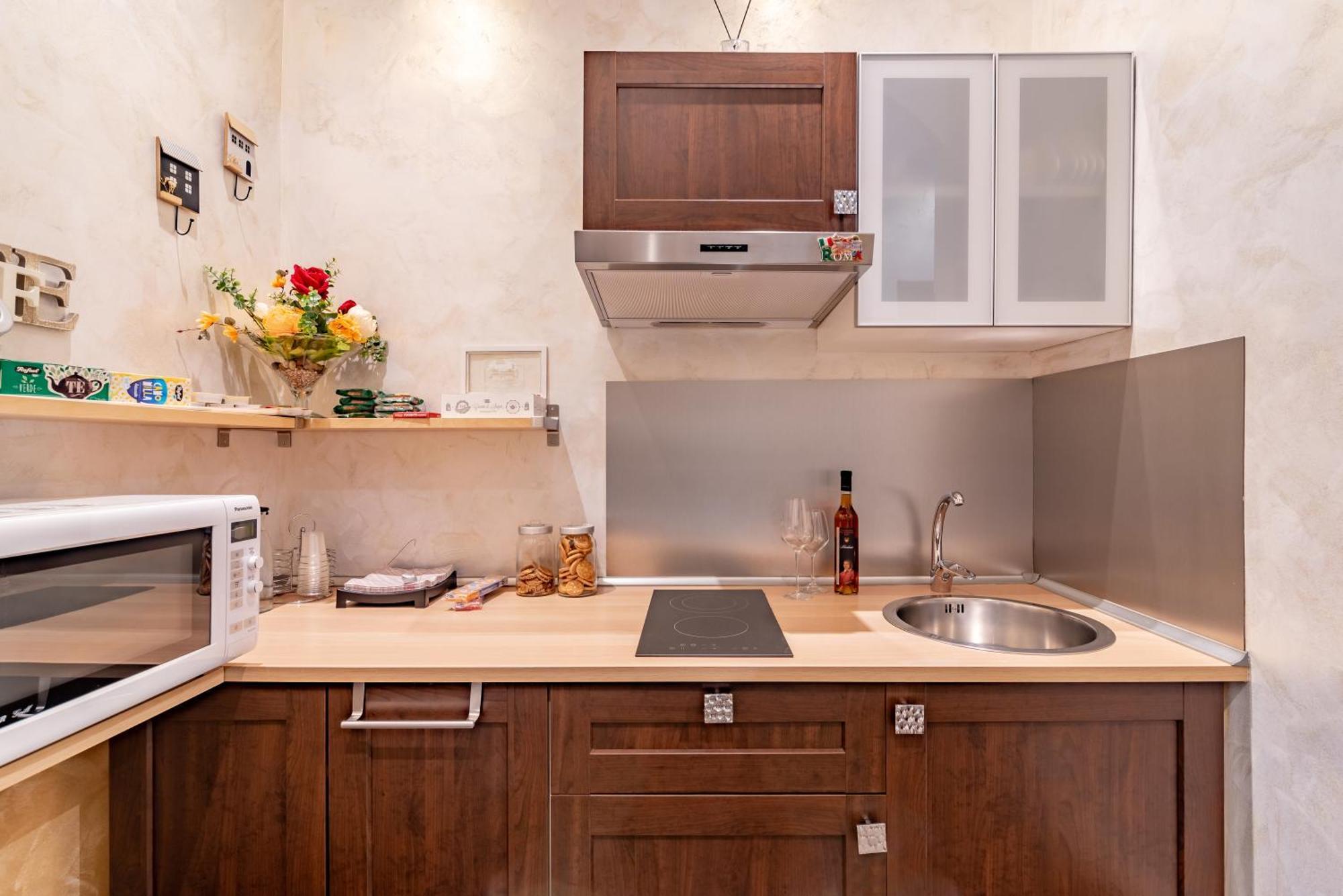 Alis Laura Guest House - 150M From Piazza Bologna Metro And 10 Minutes From The Colosseum المظهر الخارجي الصورة