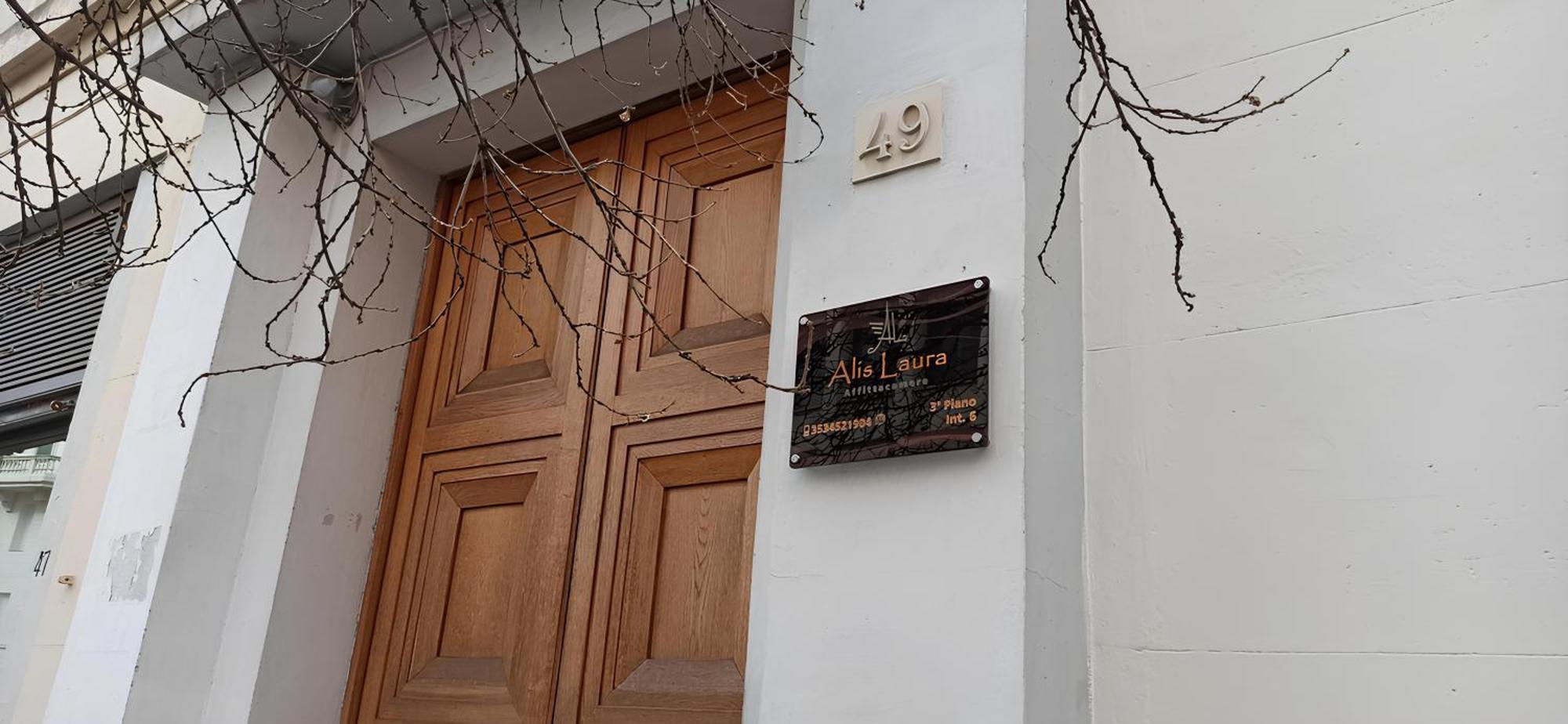 Alis Laura Guest House - 150M From Piazza Bologna Metro And 10 Minutes From The Colosseum المظهر الخارجي الصورة