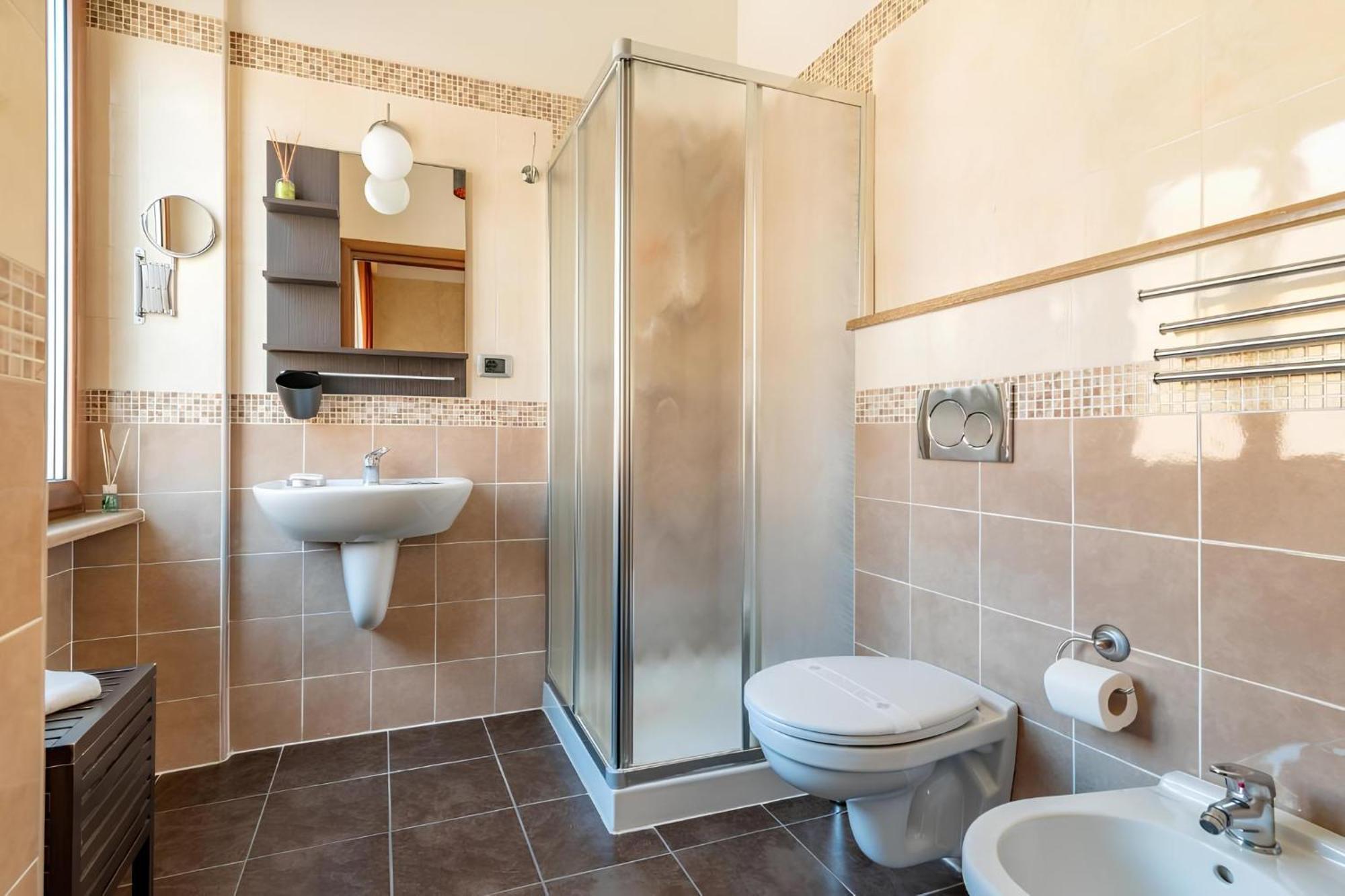 Alis Laura Guest House - 150M From Piazza Bologna Metro And 10 Minutes From The Colosseum المظهر الخارجي الصورة